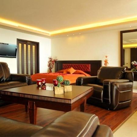 Hollywood Inn Boutique Hotel Jounieh Buitenkant foto