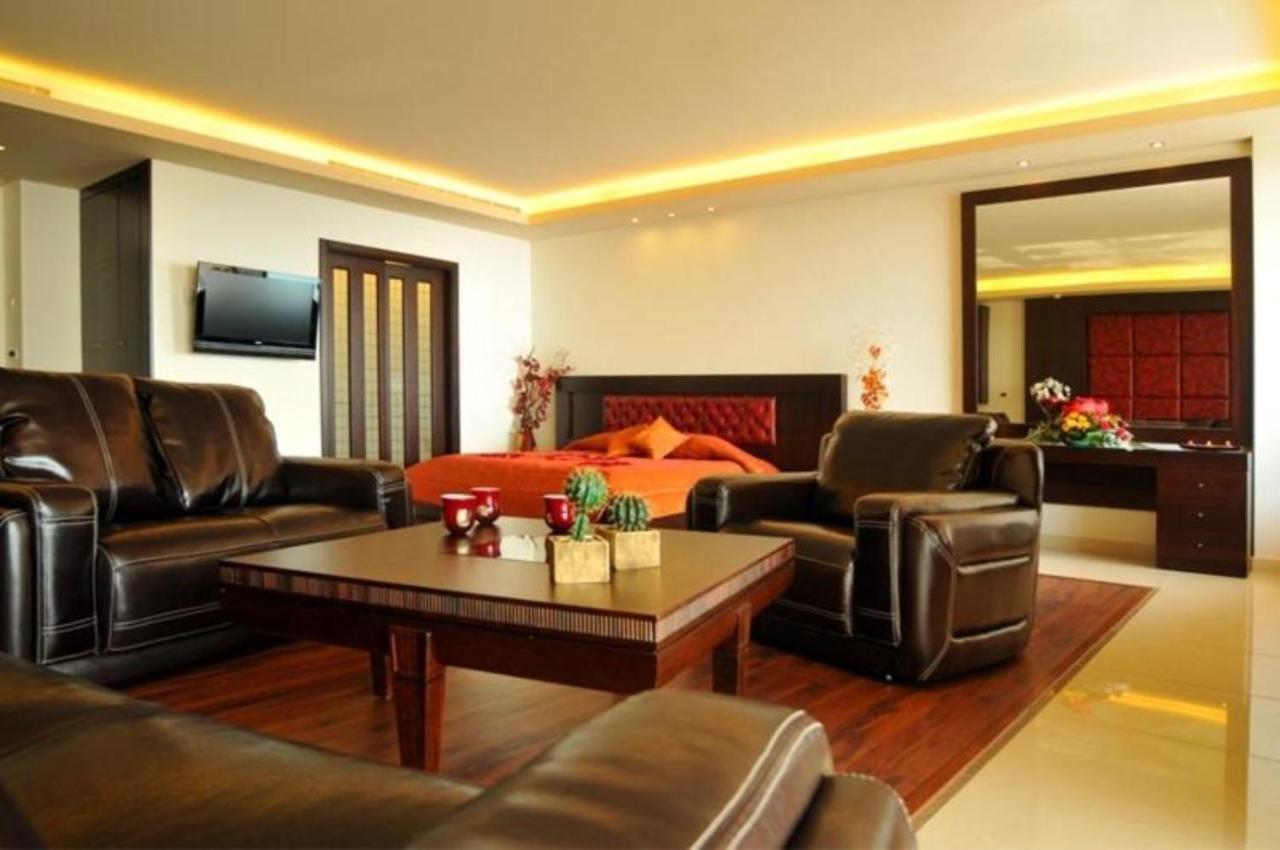 Hollywood Inn Boutique Hotel Jounieh Buitenkant foto