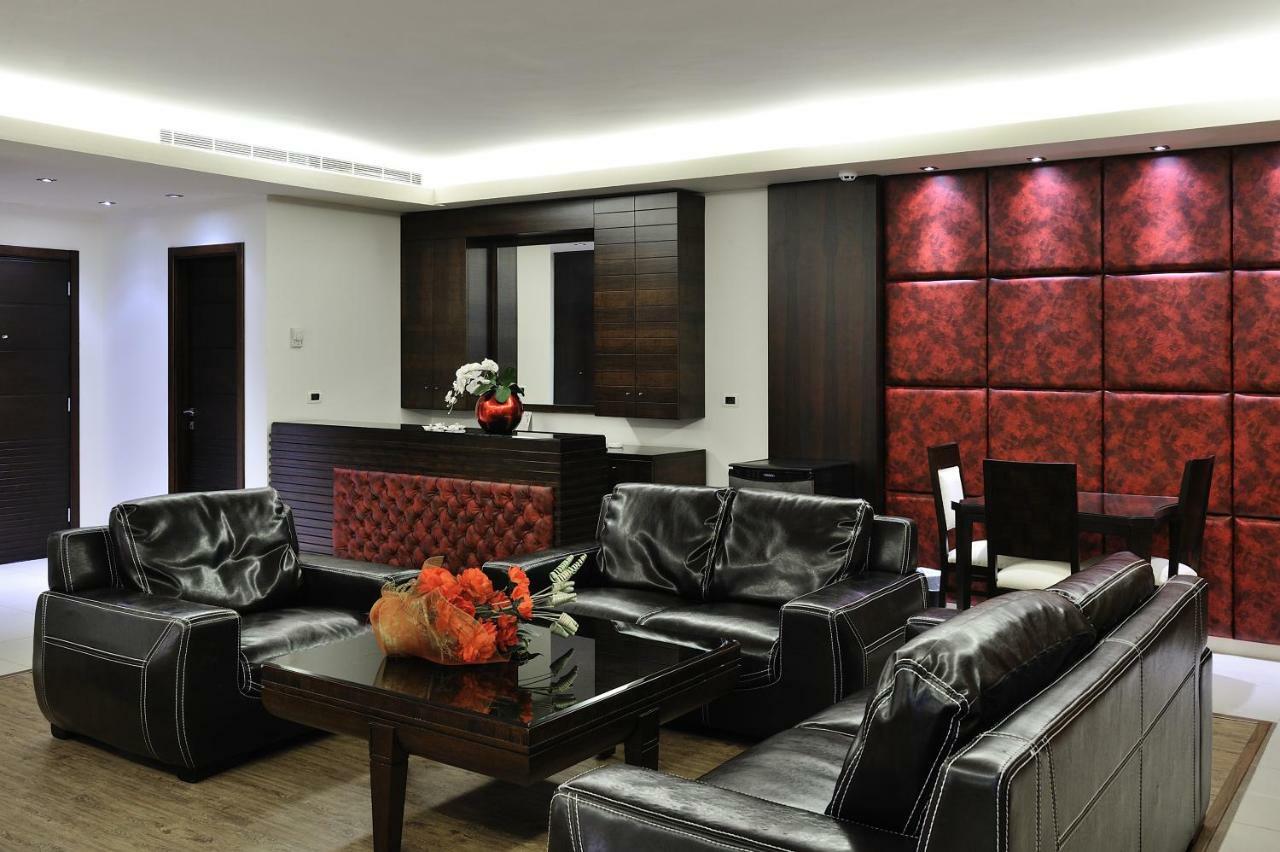 Hollywood Inn Boutique Hotel Jounieh Buitenkant foto