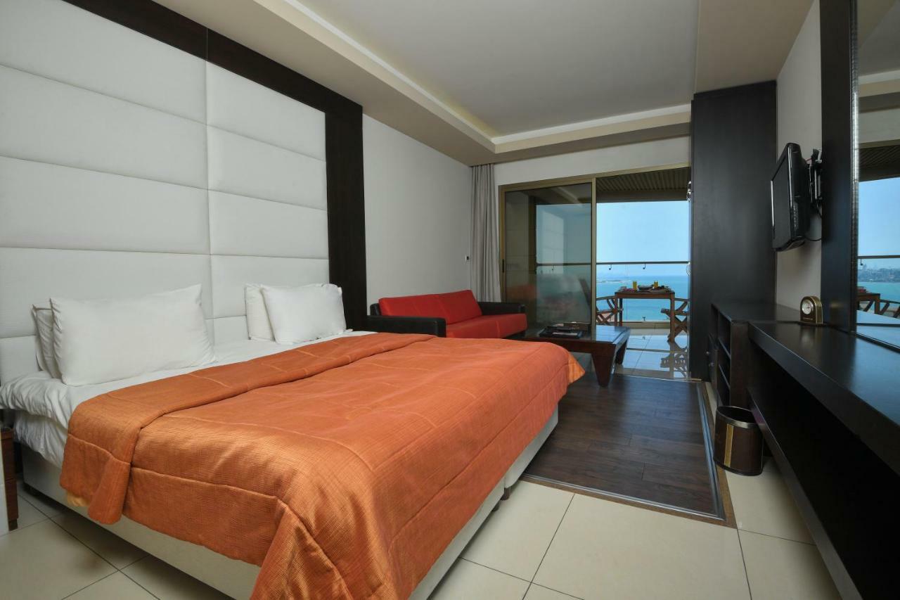 Hollywood Inn Boutique Hotel Jounieh Buitenkant foto