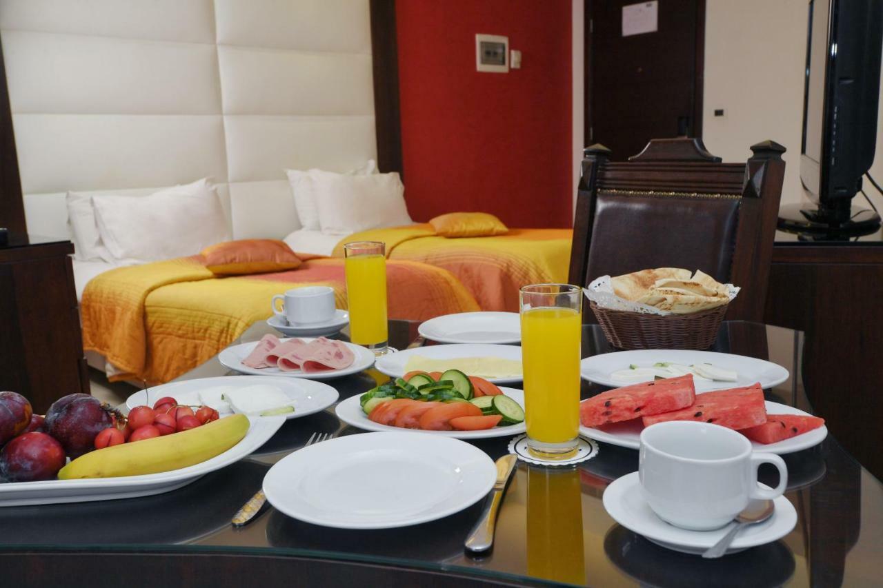 Hollywood Inn Boutique Hotel Jounieh Buitenkant foto