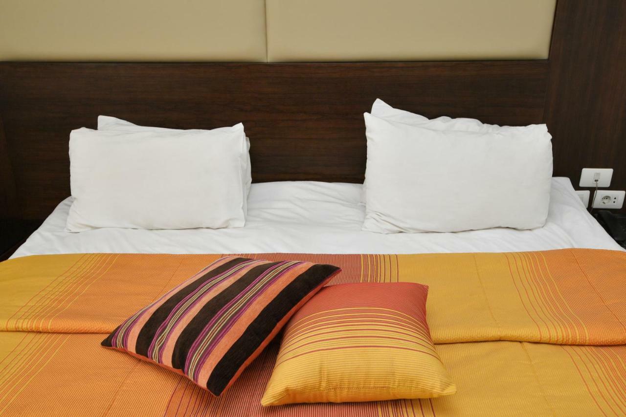 Hollywood Inn Boutique Hotel Jounieh Buitenkant foto