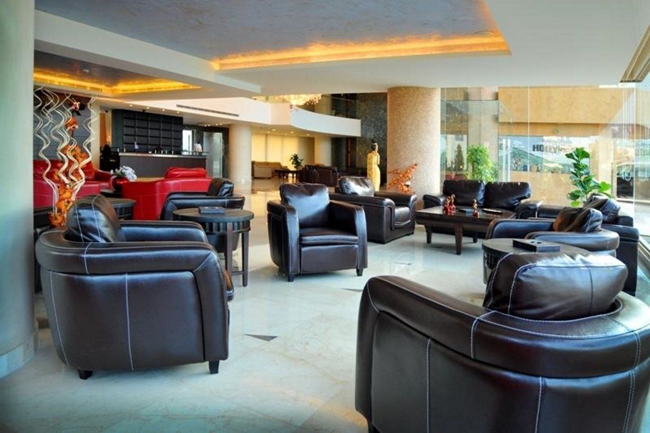 Hollywood Inn Boutique Hotel Jounieh Buitenkant foto